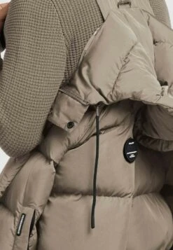 Khujo RAFI - Wintermantel - Taupe -Khujo Geschäft 89af28237f2b4d11b7793d8e6e5bda99